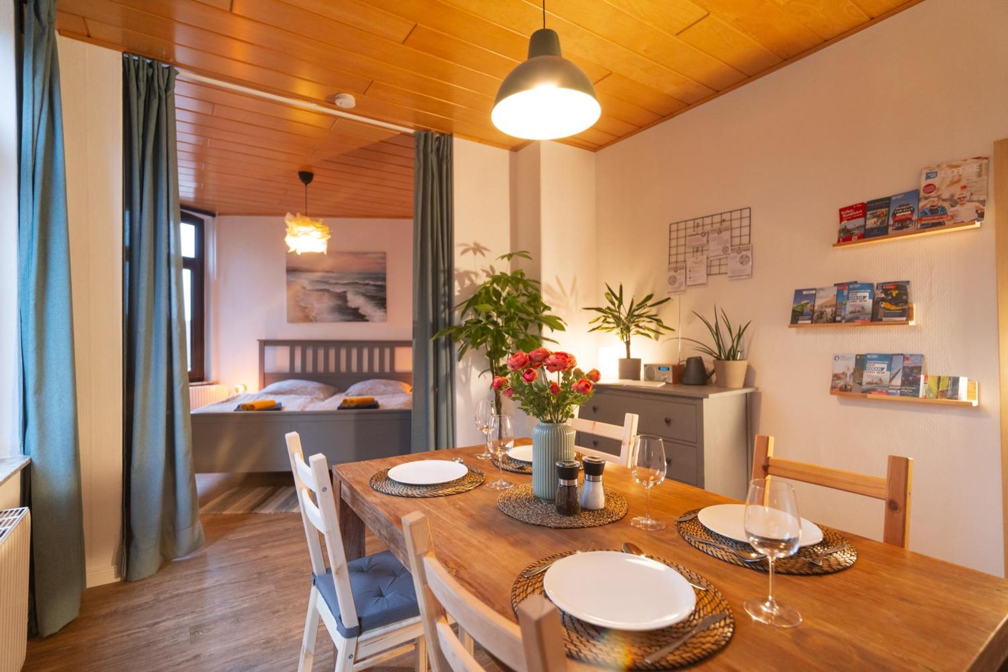 Das Blaue Tuerchen - Wohnung Mit Beamer Und Kicker بريمرهافن المظهر الخارجي الصورة